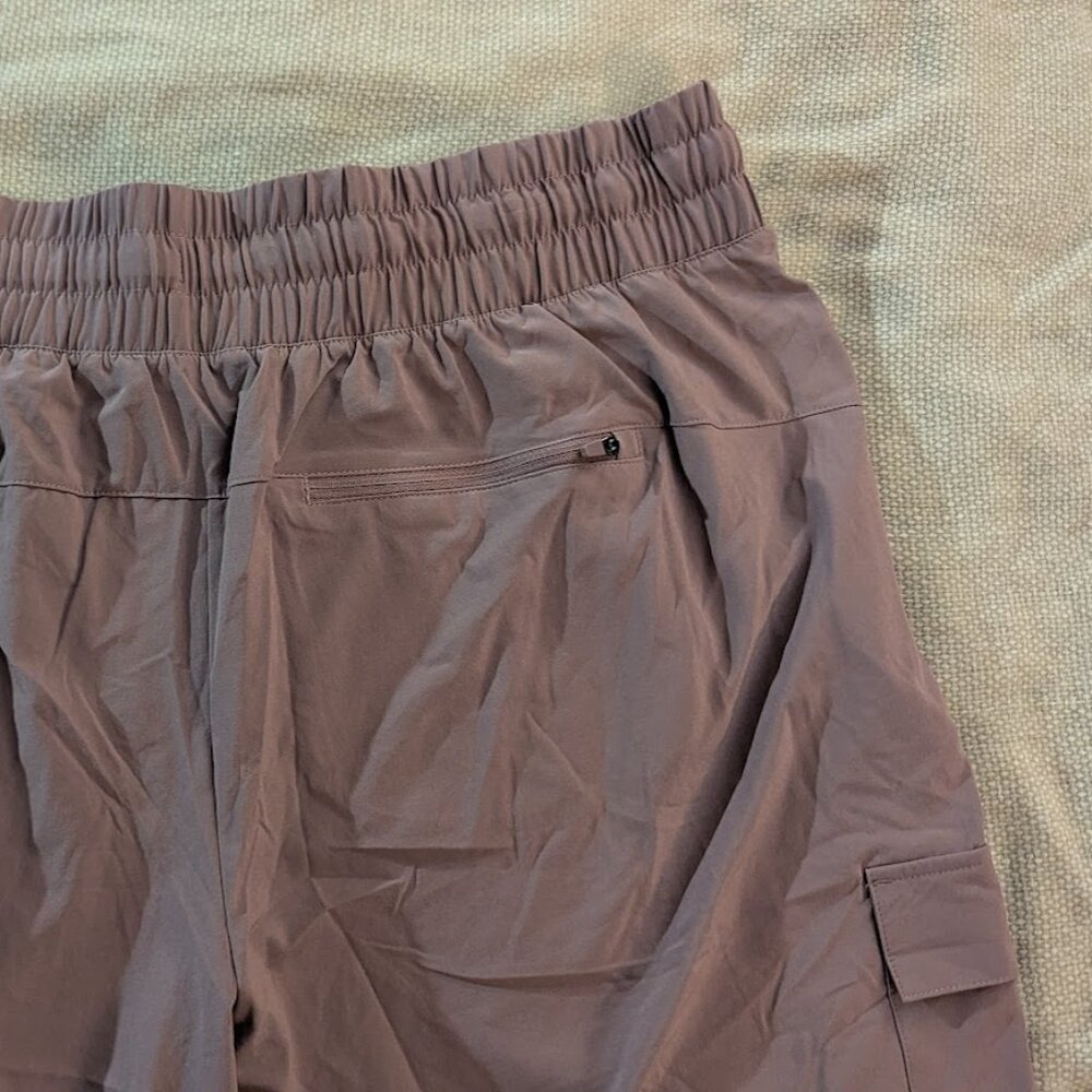 Target ALL IN MOTION XL Mid-Rise Cargo Pants - Picture 5 of 9